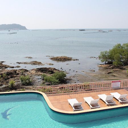 Bai Bua Beach Resort Чонбури Екстериор снимка