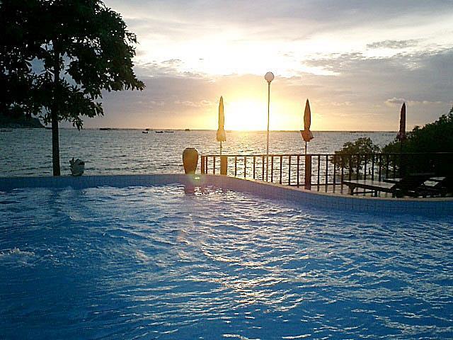 Bai Bua Beach Resort Чонбури Екстериор снимка